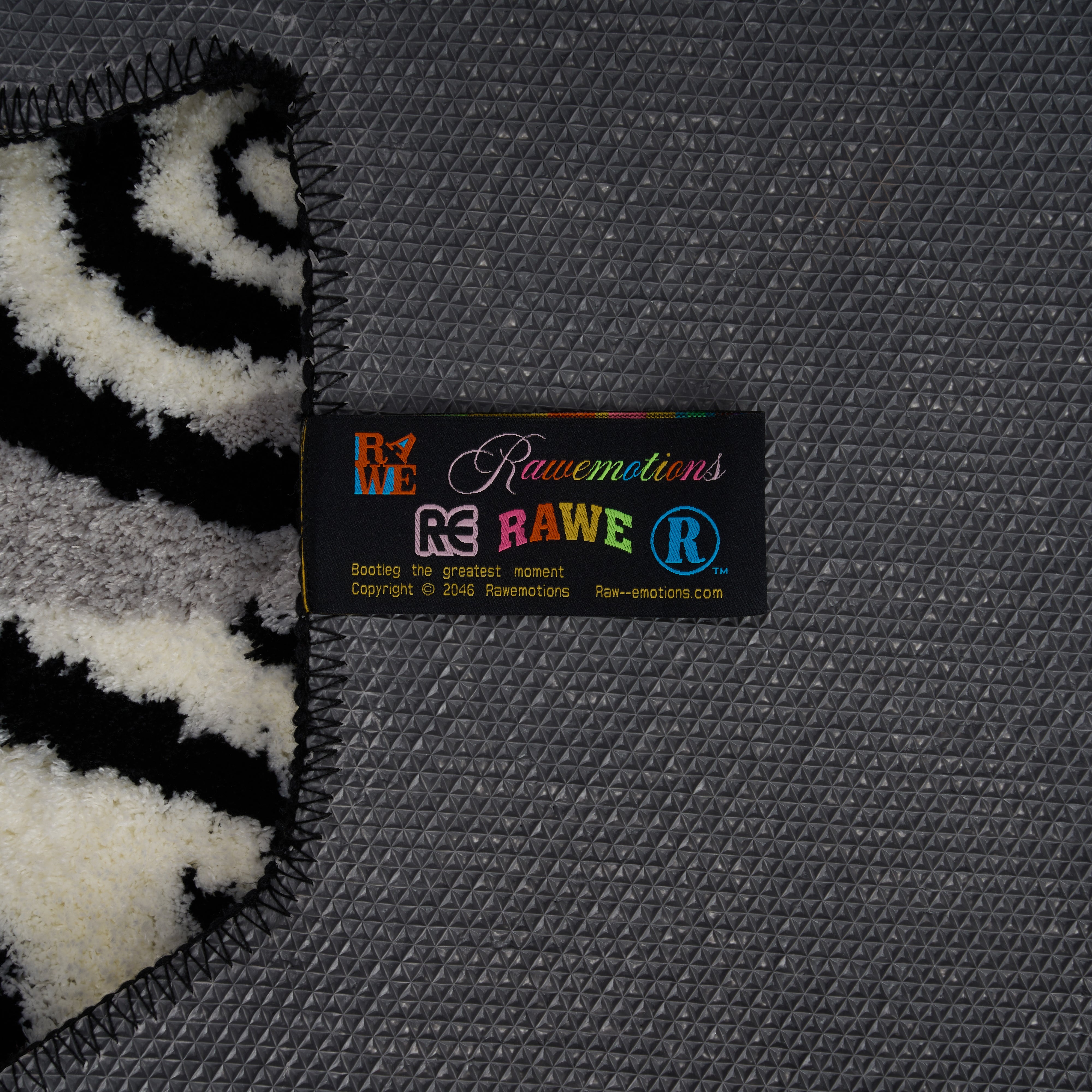 Dissected Mascot Tiger White (New)